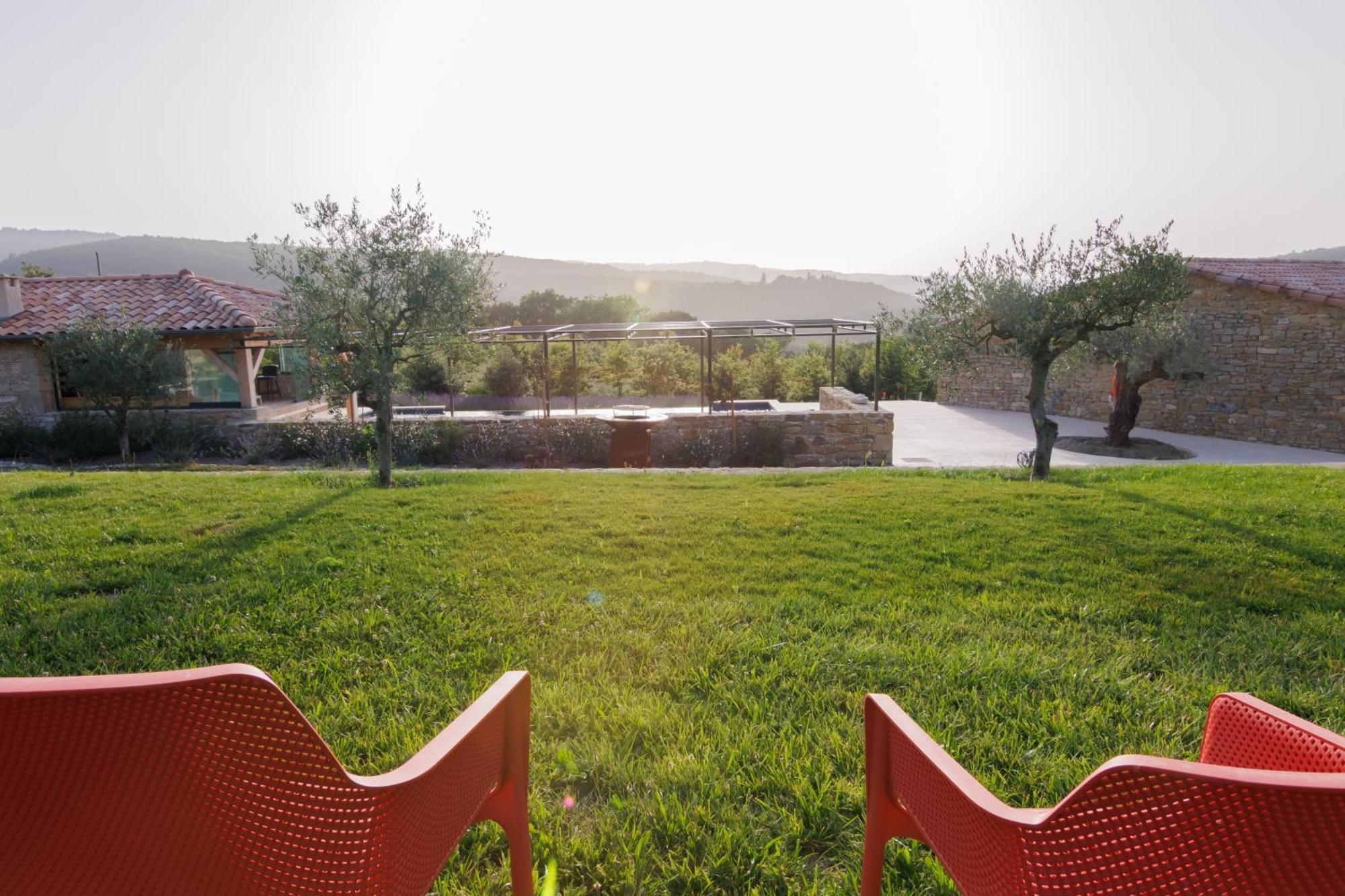 Crupies Domaine De Chabanne B&B 외부 사진